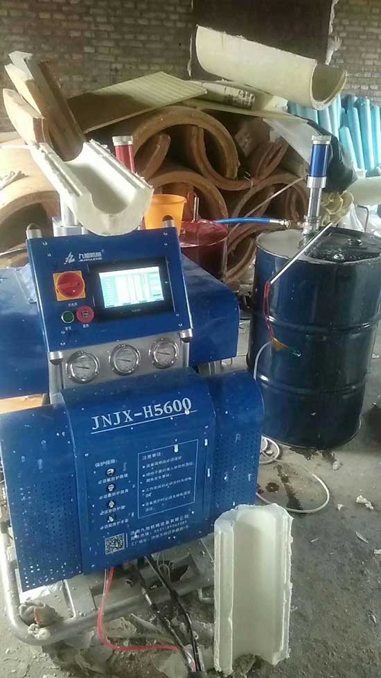 预制型聚氨酯发泡防腐保温瓦壳浇注(图1) H5600发泡机预制型聚氨酯发泡防腐保温瓦壳浇注