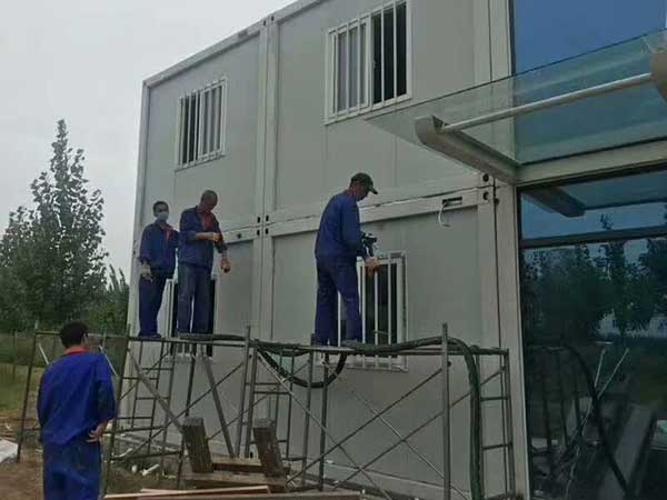 轻钢房屋保温聚氨酯发泡喷涂机(图2) 轻钢房屋外墙保温聚氨酯发泡喷涂施工